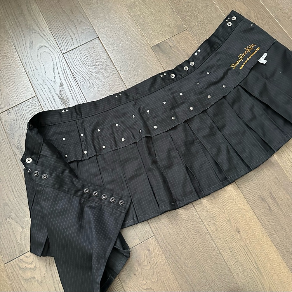Black Mini striped Kilt Skirt StumpTown Kilts Size Medium Adjustable Waist - Picture 8 of 8